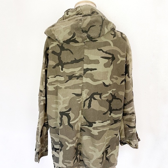 ✨ Forever 21 Camo Print Hooded Cargo Utility Jacket Olive Army Green Size Small - Picture 6 of 7